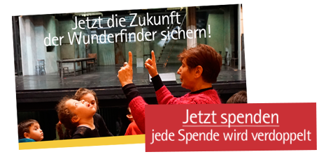 Banner mit Kindern in Oper: Jede Spende wird verdoppelt